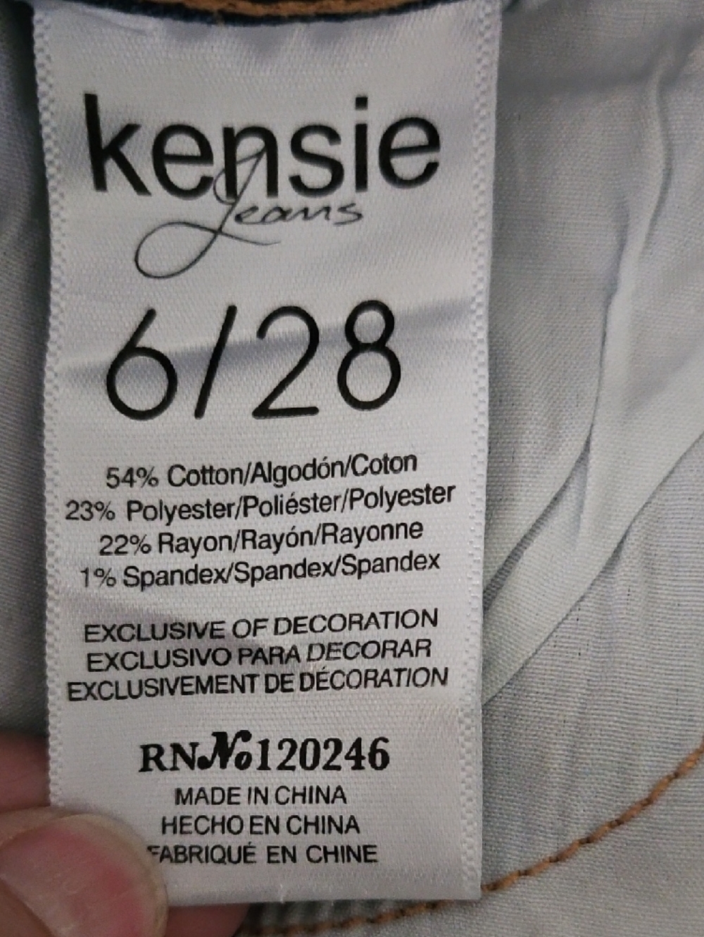 Kensie Distressed Med Rise Skinny Jeans w/ Floral Embroidery - Size 6/28 - Picture 10 of 10